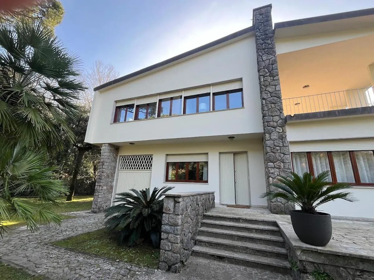 Villa A Due Passi Dal Mare Forte dei Marmi Italien